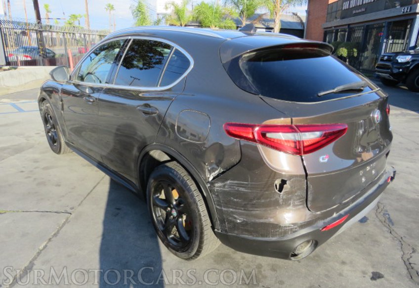 2018 Alfa Romeo Stelvio - Image 6