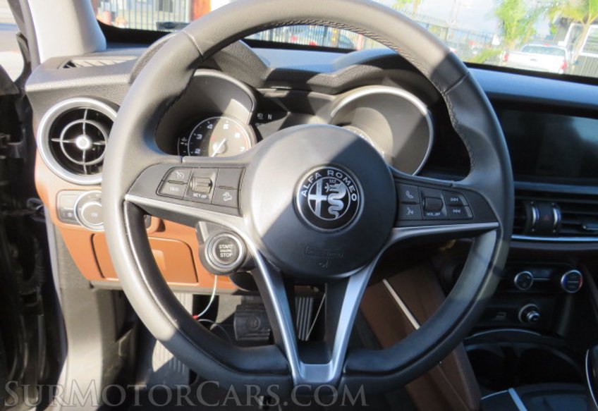 2018 Alfa Romeo Stelvio - Image 31