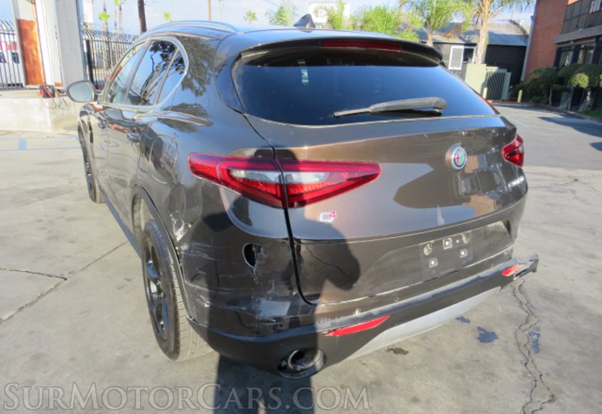 2018 Alfa Romeo Stelvio - Image 8