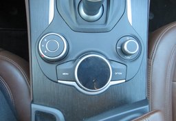 2018 Alfa Romeo Stelvio - Image 36