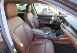 2018 Alfa Romeo Stelvio - Image 20