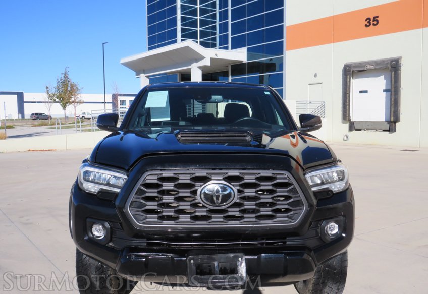 2020 Toyota Tacoma 4WD - Image 11