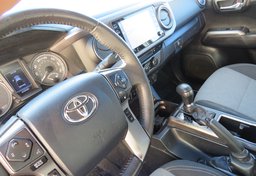 2020 Toyota Tacoma 4WD - Image 32