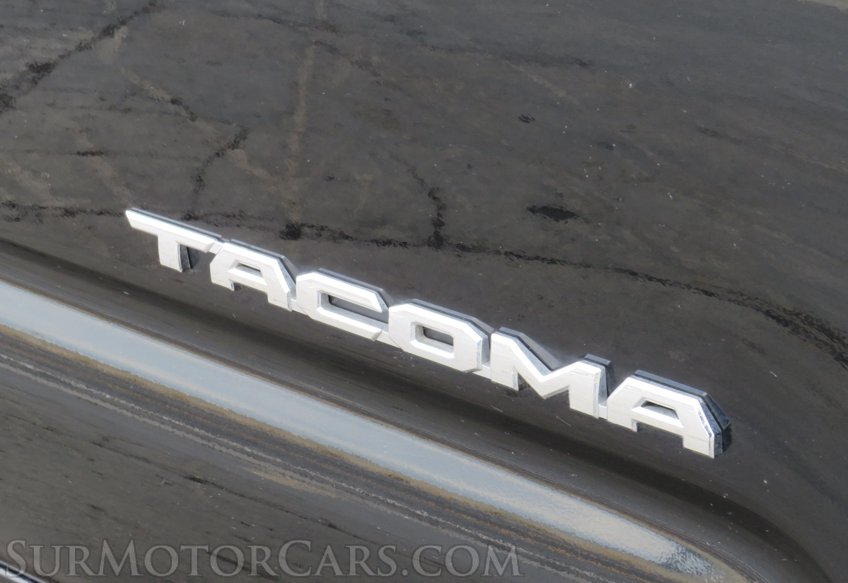 2018 Toyota Tacoma - Image 19