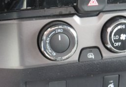 2018 Toyota Tacoma - Image 30