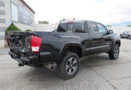 2018 Toyota Tacoma - Image 10