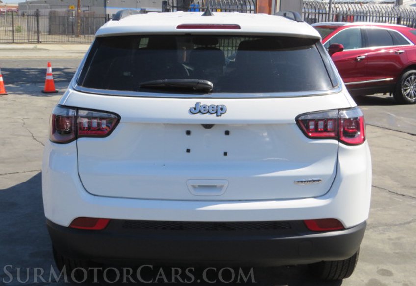 2022 Jeep Compass - Image 11