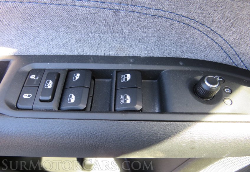 2022 Jeep Compass - Image 36