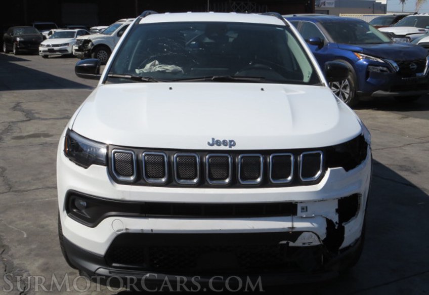 2022 Jeep Compass - Image 12