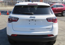 2022 Jeep Compass - Image 11