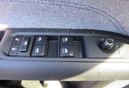 2022 Jeep Compass - Image 36