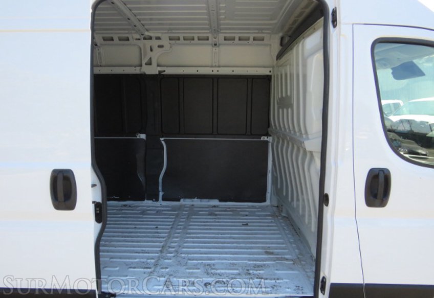 2023 Ram ProMaster Cargo Van - Image 27