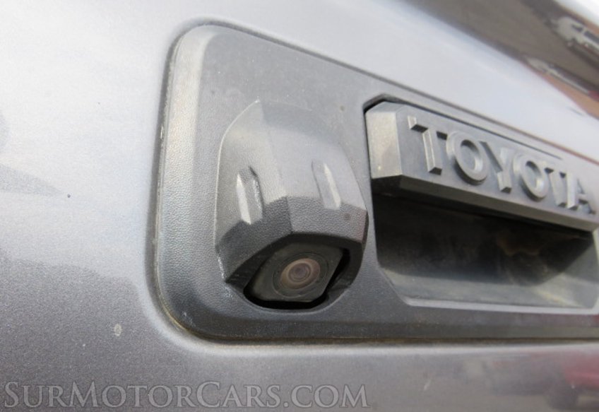 2015 Toyota Tundra Truck - Image 13
