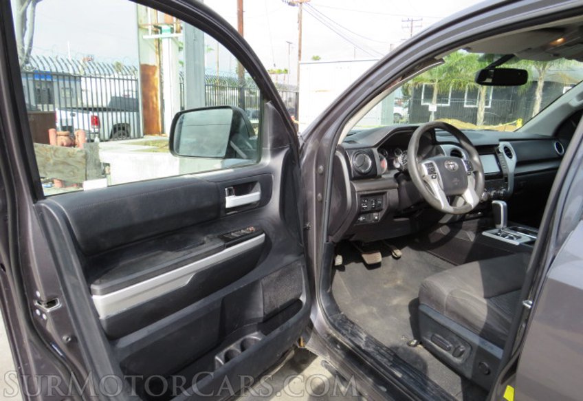 2015 Toyota Tundra Truck - Image 22