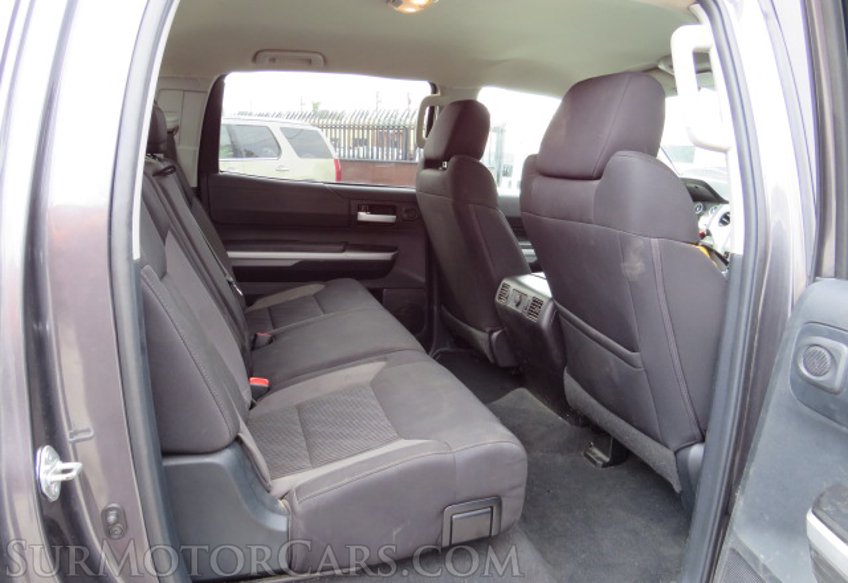2015 Toyota Tundra Truck - Image 32