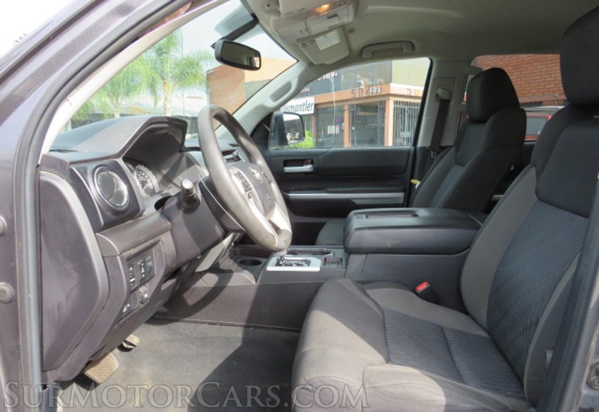 2015 Toyota Tundra Truck - Image 24