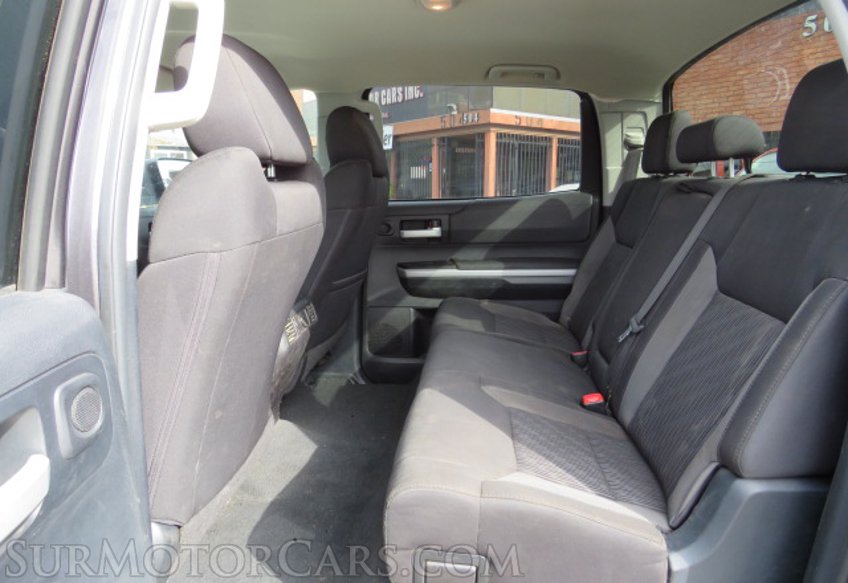 2015 Toyota Tundra Truck - Image 31
