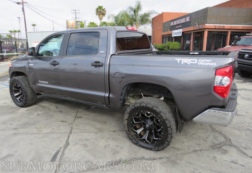 2015 Toyota Tundra Truck - Image 10