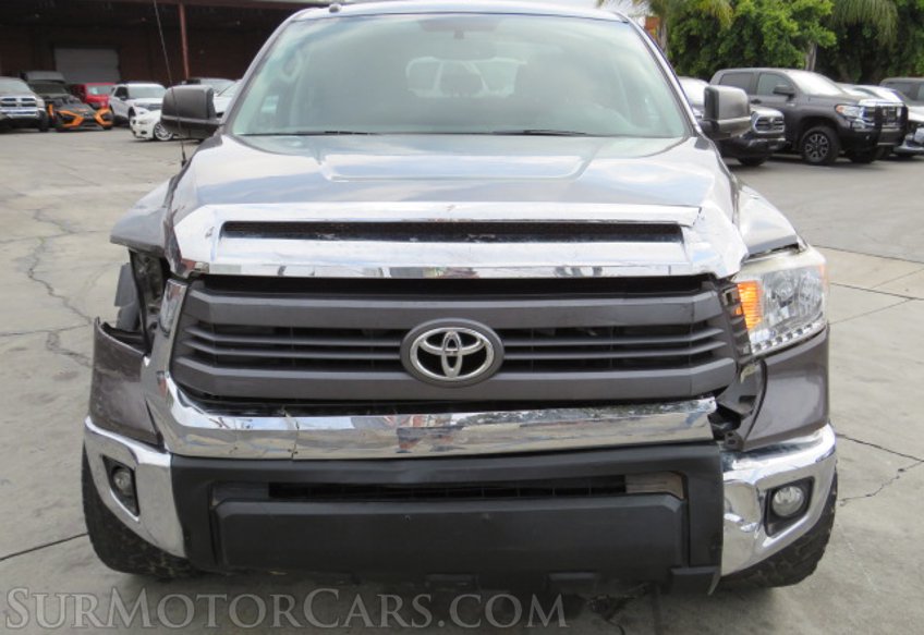 2015 Toyota Tundra Truck - Image 15