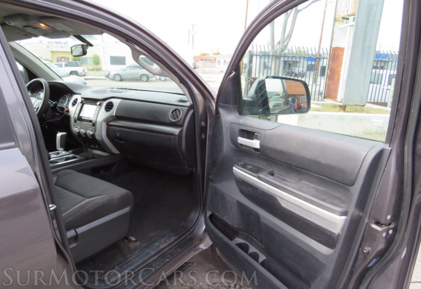 2015 Toyota Tundra Truck - Image 23