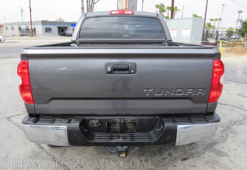 2015 Toyota Tundra Truck - Image 11