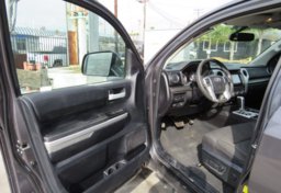 2015 Toyota Tundra Truck - Image 22
