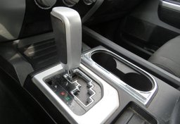 2015 Toyota Tundra Truck - Image 40