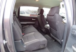 2015 Toyota Tundra Truck - Image 32