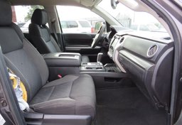 2015 Toyota Tundra Truck - Image 25