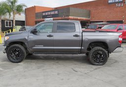2015 Toyota Tundra Truck - Image 5