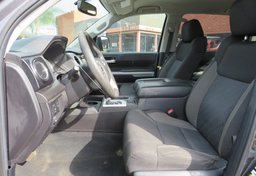 2015 Toyota Tundra Truck - Image 26