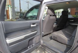 2015 Toyota Tundra Truck - Image 28