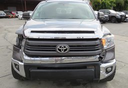 2015 Toyota Tundra Truck - Image 15