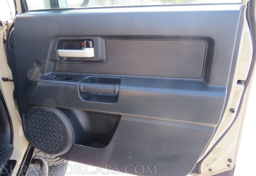 2012 Toyota FJ Cruiser - Image 44