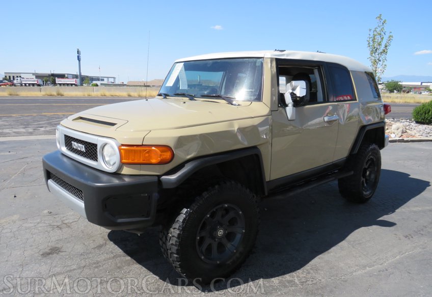 2012 Toyota FJ Cruiser - Image 4