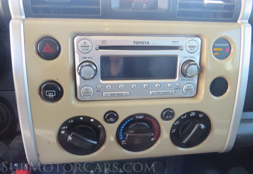 2012 Toyota FJ Cruiser - Image 33