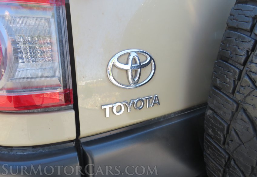 2012 Toyota FJ Cruiser - Image 19