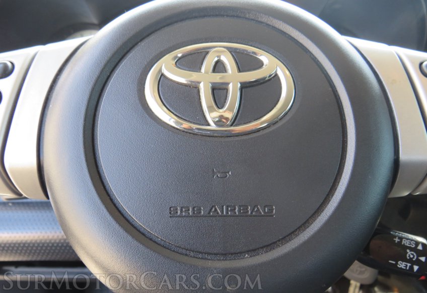 2012 Toyota FJ Cruiser - Image 29