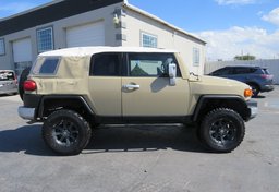 2012 Toyota FJ Cruiser - Image 10