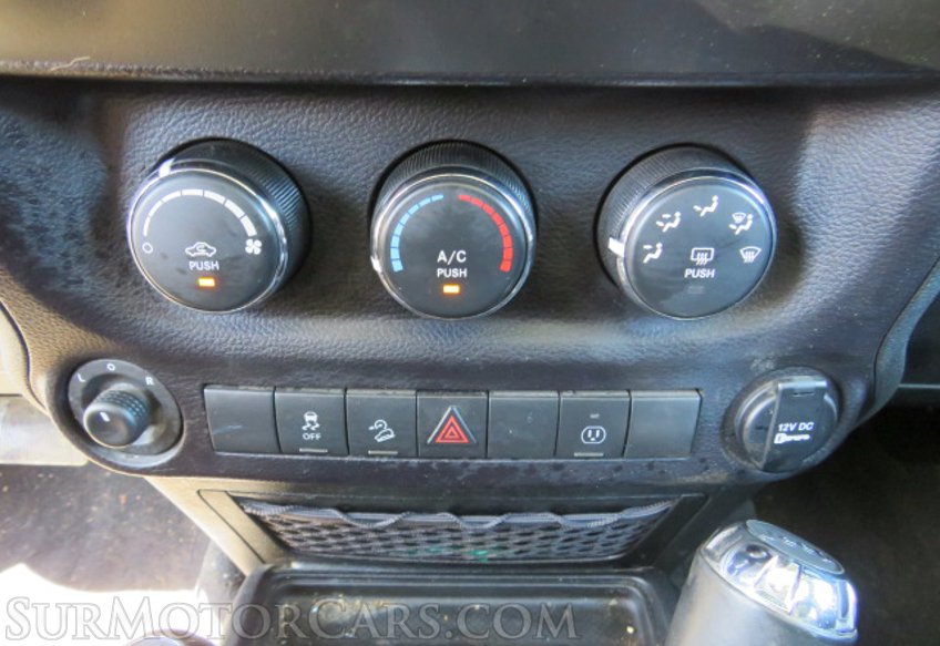 2015 Jeep Wrangler Unlimited - Image 37