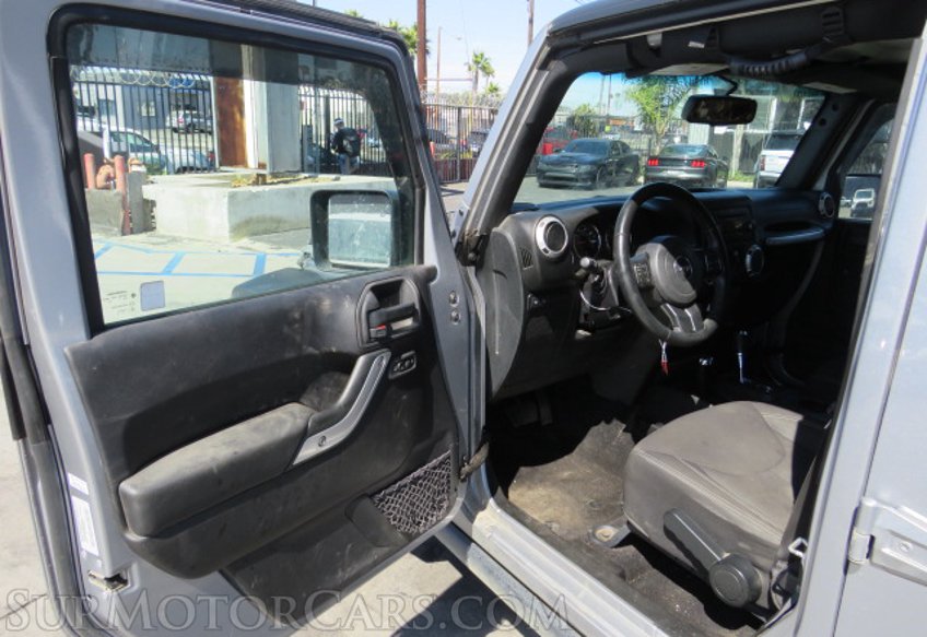 2015 Jeep Wrangler Unlimited - Image 19