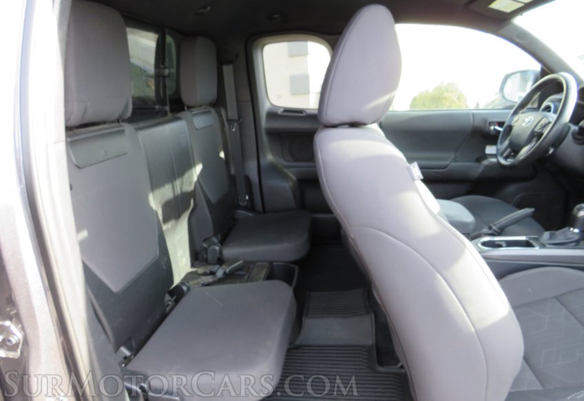 2017 Toyota Tacoma - Image 32