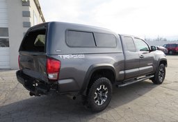 2017 Toyota Tacoma - Image 5