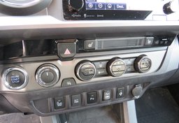 2017 Toyota Tacoma - Image 39