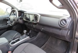 2017 Toyota Tacoma - Image 30