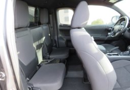 2017 Toyota Tacoma - Image 32