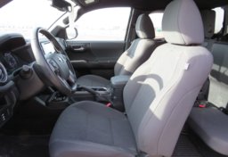 2017 Toyota Tacoma - Image 28