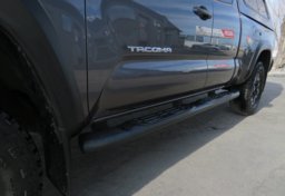 2017 Toyota Tacoma - Image 18