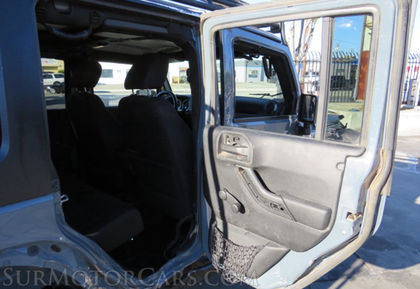 2015 Jeep Wrangler Unlimited - Image 24
