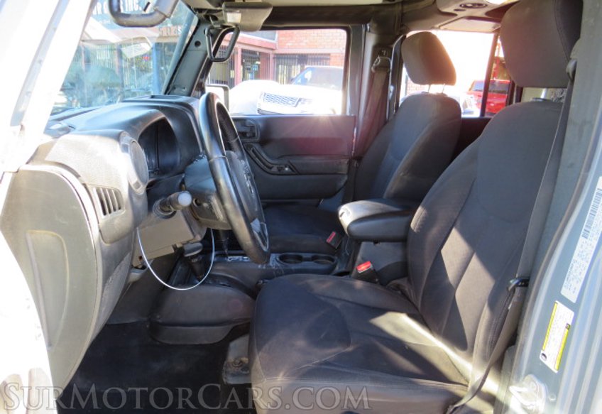 2015 Jeep Wrangler Unlimited - Image 19